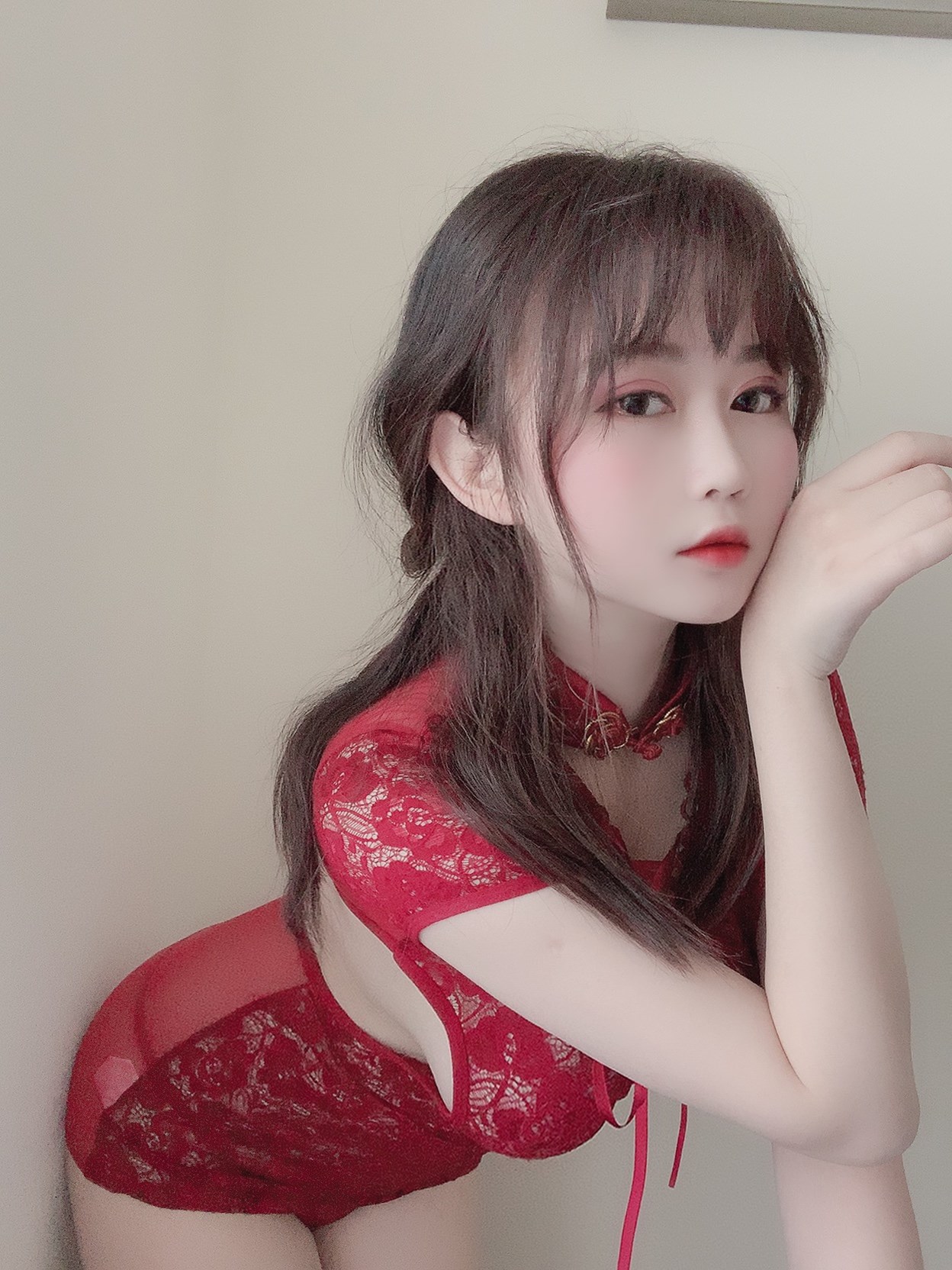 It's yi Jiang. - Red cheongsam(3)